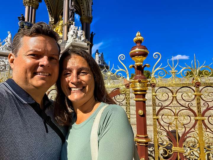 Maria and Neil at Albert Memorial