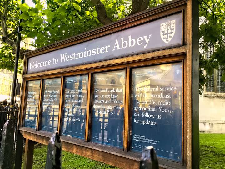 Westminster Abbey, Closed in Preparation for the Queens Funeral